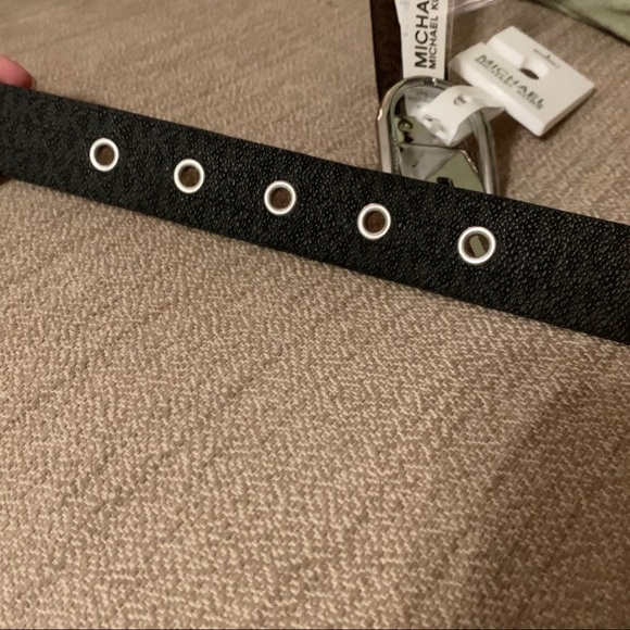 Authentic Michael Kors Reversible Belt - Picture 7 of 10